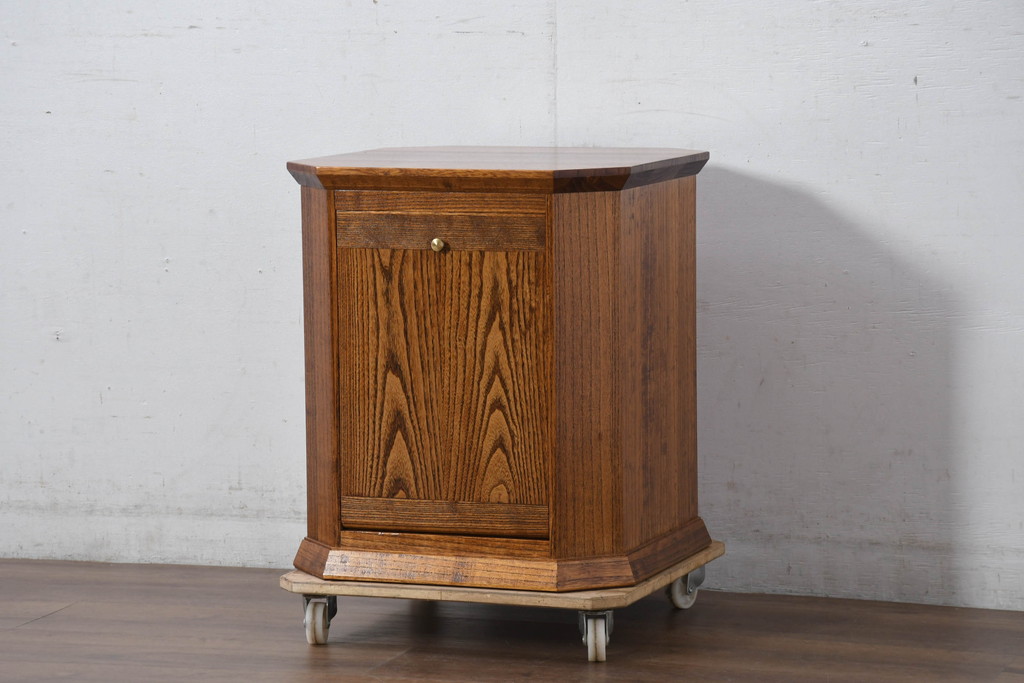 中古　新古品　未使用　展示品　二本松工藝館　田中家具　総桐材　モダンな佇まいの漆塗り仏壇(小型仏壇)(定価約39万6千円)(R-081197)