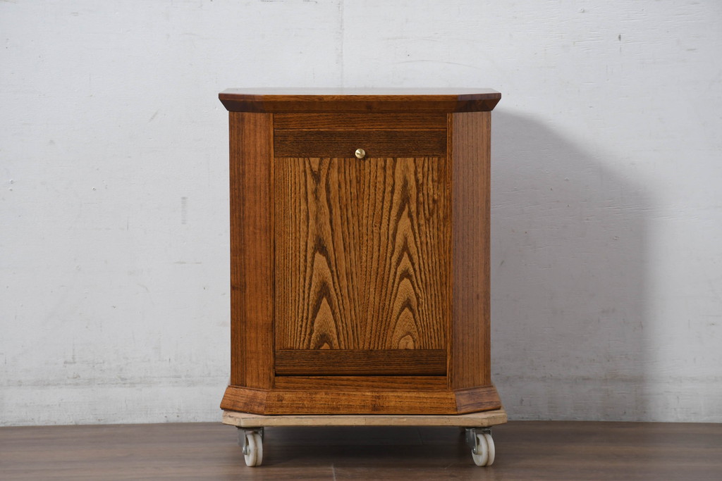 中古　新古品　未使用　展示品　二本松工藝館　田中家具　総桐材　モダンな佇まいの漆塗り仏壇(小型仏壇)(定価約39万6千円)(R-081197)