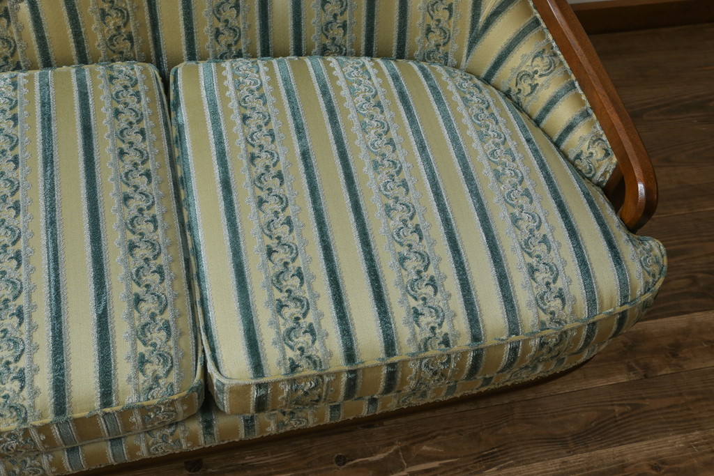 中古　DREXEL HERITAGE(ドレクセルヘリテイジ)　Upholstery(アップホルスタリー)　ワンランク上の上質なお部屋作りにぴったりの3人掛けソファ(アームソファ、3P)(R-055934)