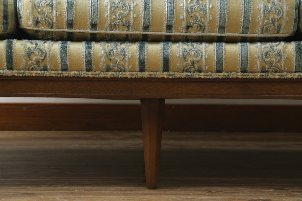 中古　DREXEL HERITAGE(ドレクセルヘリテイジ)　Upholstery(アップホルスタリー)　ワンランク上の上質なお部屋作りにぴったりの3人掛けソファ(アームソファ、3P)(R-055934)
