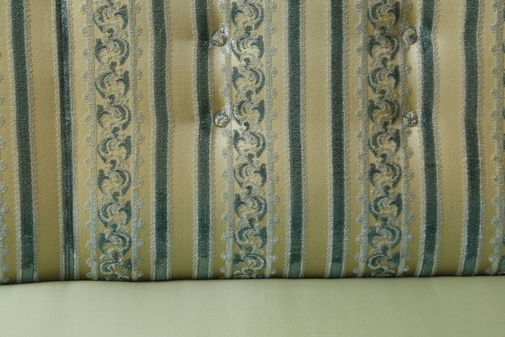 中古　DREXEL HERITAGE(ドレクセルヘリテイジ)　Upholstery(アップホルスタリー)　ワンランク上の上質なお部屋作りにぴったりの3人掛けソファ(アームソファ、3P)(R-055934)