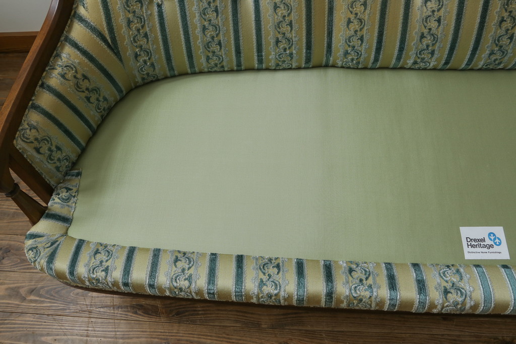 中古　DREXEL HERITAGE(ドレクセルヘリテイジ)　Upholstery(アップホルスタリー)　ワンランク上の上質なお部屋作りにぴったりの3人掛けソファ(アームソファ、3P)(R-055934)