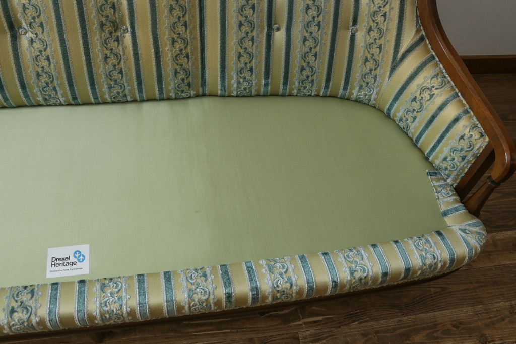 中古　DREXEL HERITAGE(ドレクセルヘリテイジ)　Upholstery(アップホルスタリー)　ワンランク上の上質なお部屋作りにぴったりの3人掛けソファ(アームソファ、3P)(R-055934)