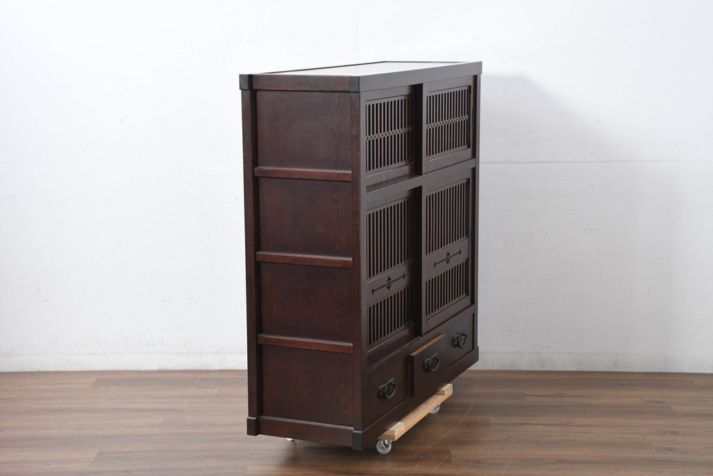 中古　美品　上質な和の空間を演出する水屋箪笥(食器棚、茶箪笥、戸棚、収納棚、キャビネット)(R-082409)