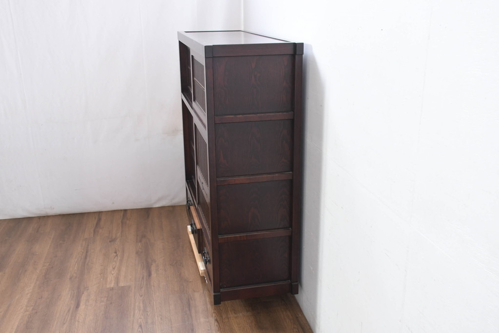 中古　美品　上質な和の空間を演出する水屋箪笥(食器棚、茶箪笥、戸棚、収納棚、キャビネット)(R-082409)