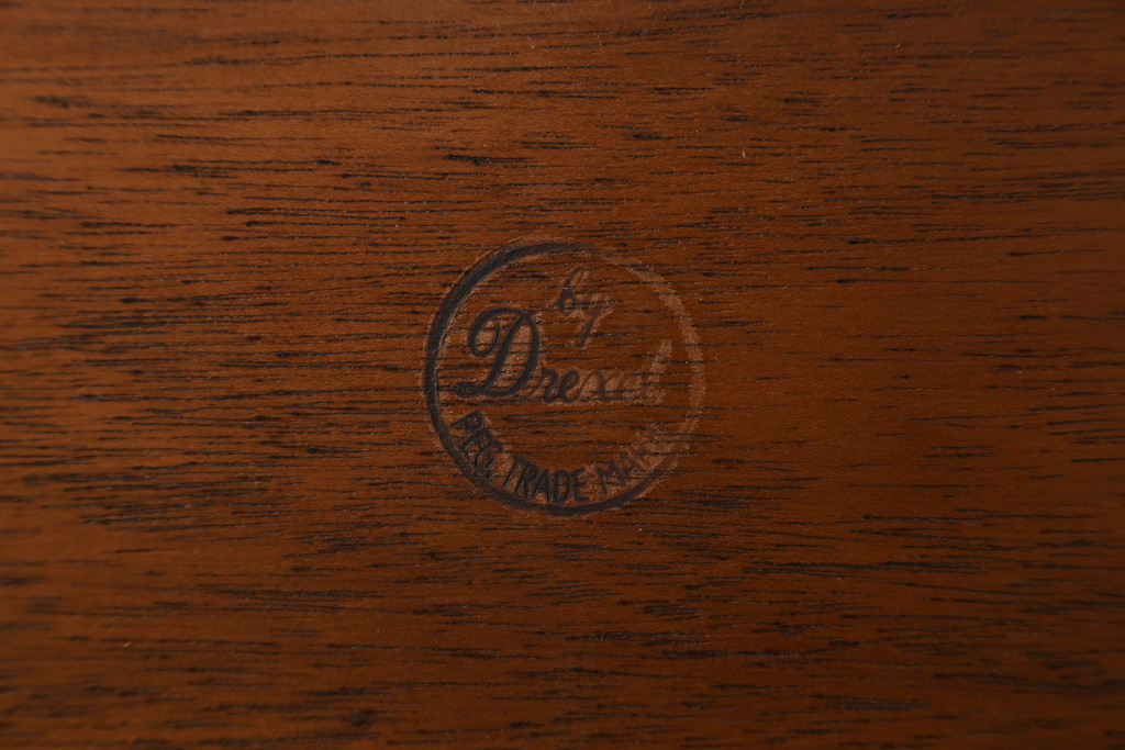 中古　DREXEL HERITAGE(ドレクセルヘリテイジ)　Touraine(ツーレイン)　重厚感と美しさを兼ね備えたクラシカルデザインのベッドフレーム(セミダブル)(R-082957)