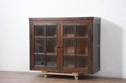 中古　美品　松本民芸家具　G-Ⅱ型特注モデル　脚(台輪)付きリメイク　シックな空間づくりが叶う面取りサイドキャビネット(カップボード、収納棚、戸棚、キャビネット、本箱)(R-082354)