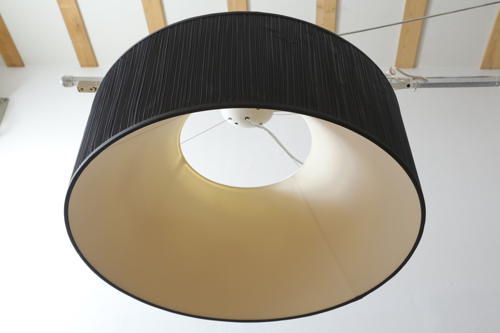 中古　美品　YAMAGIWA(ヤマギワ)　ペンダント照明　BAUMN(バウム)　サークルΦ800mm　ブラックプリーツ加工のエレガントな風合いが魅力のペンダントライト(天井照明、吊り下げ照明)(定価約24万円)(R-082910)