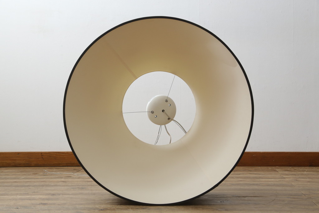 中古　美品　YAMAGIWA(ヤマギワ)　ペンダント照明　BAUMN(バウム)　サークルΦ800mm　ブラックプリーツ加工のエレガントな風合いが魅力のペンダントライト(天井照明、吊り下げ照明)(定価約24万円)(R-082910)