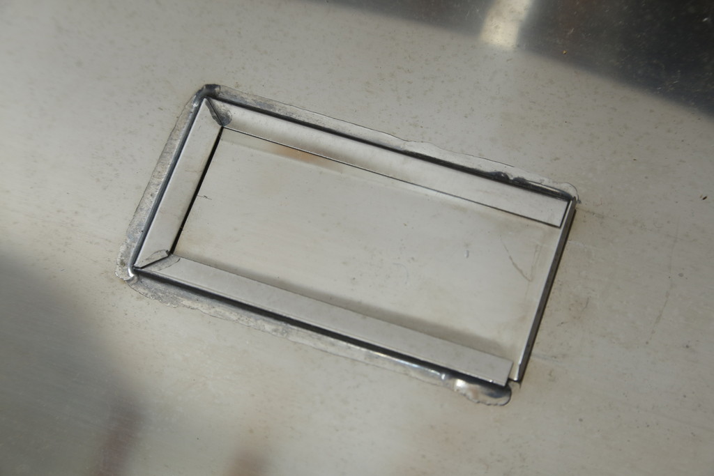 中古　美品!!　岩谷堂箪笥　菊幸　欅(ケヤキ)材　漆塗り　美しく迫力のある杢目が魅力的な長火鉢(木製火鉢、囲炉裏テーブル、ローテーブル、センターテーブル、リビングテーブル、座卓)(R-082845)
