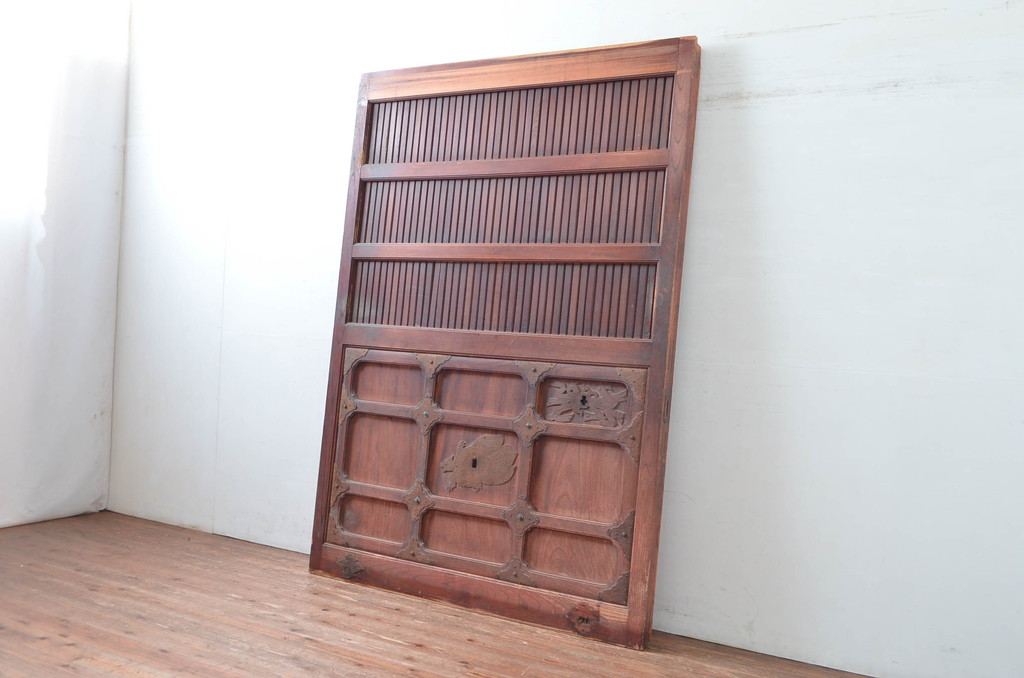 アンティーク建具　上手物!!　総欅(ケヤキ)材　凝った作りの北陸産格子蔵戸1枚(引き戸、格子戸、玄関戸)(R-082586)