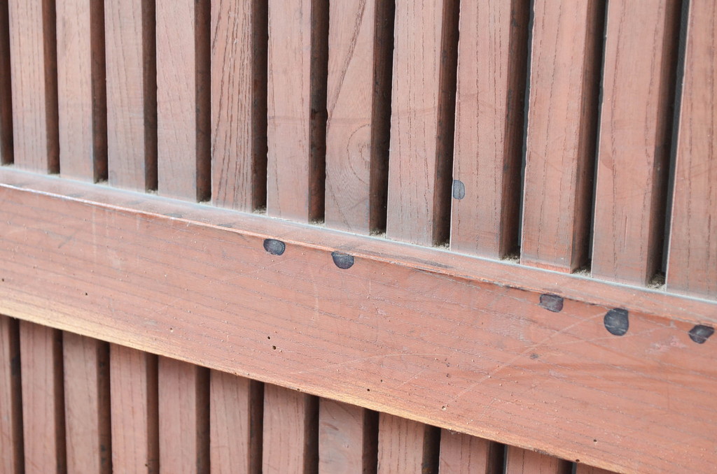 アンティーク建具　上手物!!　総欅(ケヤキ)材　凝った作りの北陸産格子蔵戸1枚(引き戸、格子戸、玄関戸)(R-082586)