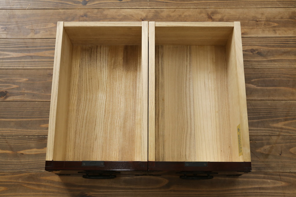 中古　美品　田中家具　重厚感ある佇まいが魅力的な二本松欅箪笥(和タンス、整理箪笥、衣装箪笥、サイドボード、引き出し)(R-081371)
