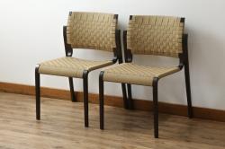 中古　美品　arflex(アルフレックス)　NT SLIM(エヌティー スリム)　スタイリッシュなデザインが魅力のアームレスチェア2脚セット (スタッキングチェア、ダイニングチェア、椅子、イス)(1脚定価約85000円)(R-065958)