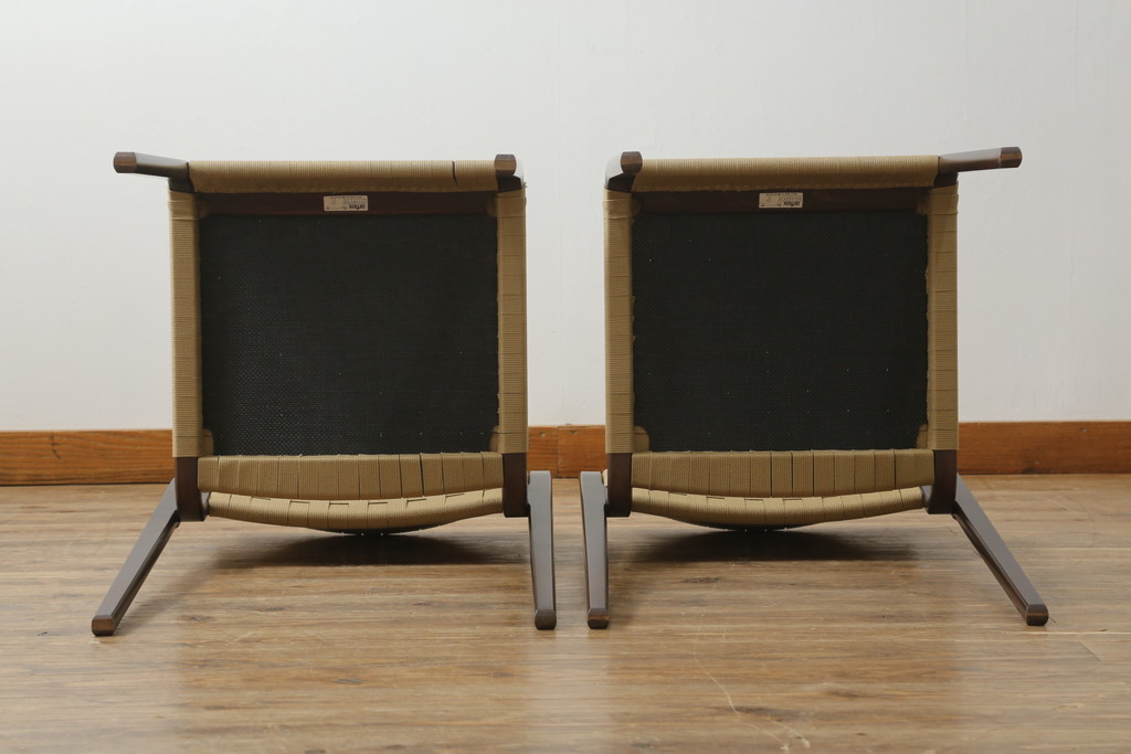 中古　美品　arflex(アルフレックス)　NT SLIM(エヌティー スリム)　スタイリッシュなデザインが魅力のアームレスチェア2脚セット (スタッキングチェア、ダイニングチェア、椅子、イス)(1脚定価約85000円)(R-065958)