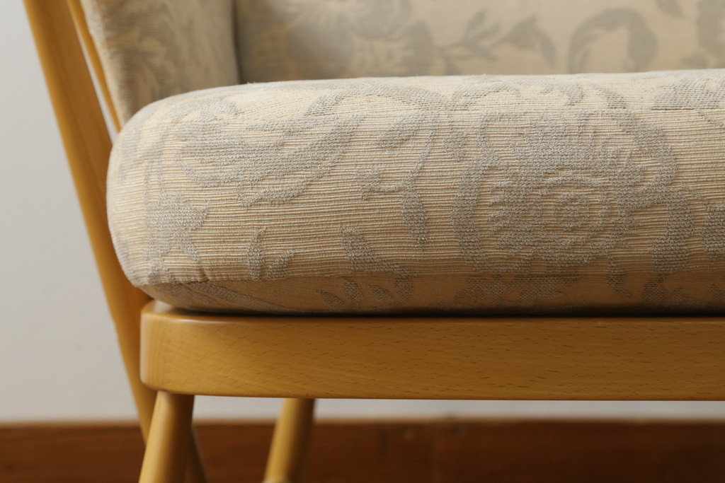 中古　美品　イギリス家具　ERCOL(アーコール)　エバーグリーン　気品のある佇まいが魅力の1人掛けイージーチェア(アームチェア、ラウンジチェア、ソファ、1人掛け、椅子、イス、英国、北欧)(定価約29万円)(R-066170)
