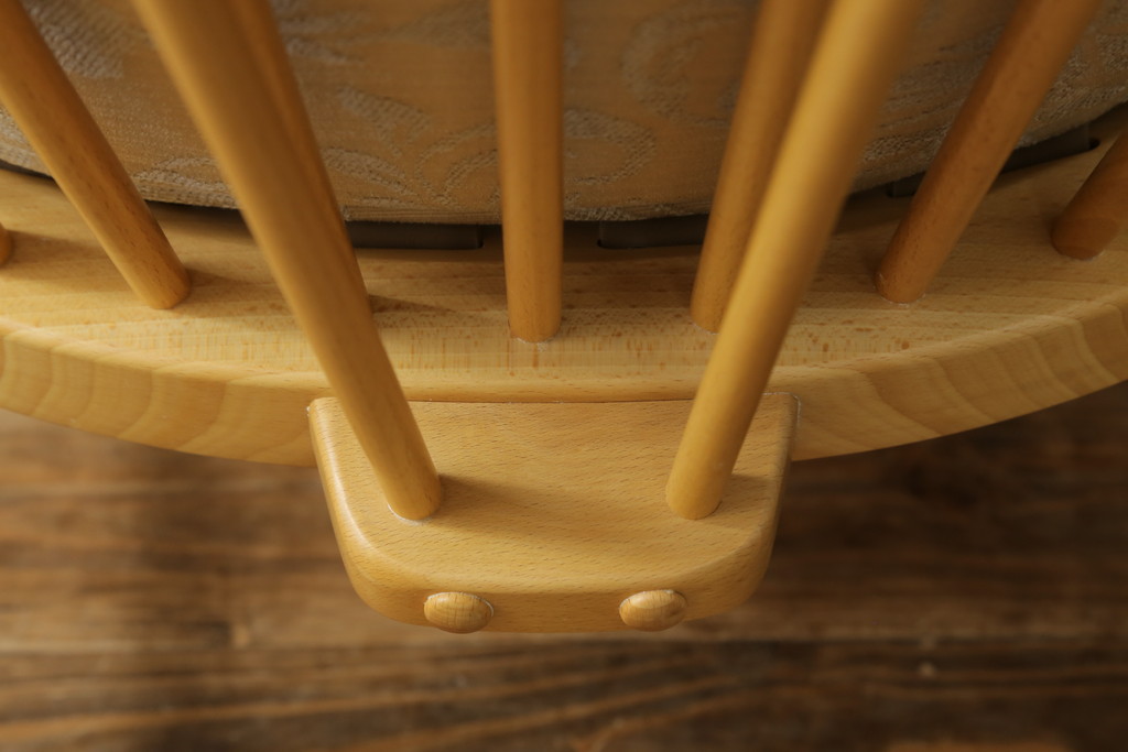 中古　美品　イギリス家具　ERCOL(アーコール)　エバーグリーン　気品のある佇まいが魅力の1人掛けイージーチェア(アームチェア、ラウンジチェア、ソファ、1人掛け、椅子、イス、英国、北欧)(定価約29万円)(R-066170)