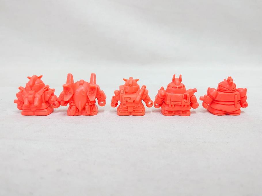 昭和レトロ　当時物　BANDAI　バンダイ　SDガンダム　武器　パーツ　ガン消し　まとめて71個セット(GUNDAM、消しゴム、ガシャポン、フィギュア、おもちゃ、オモチャ、玩具)(R-076317)