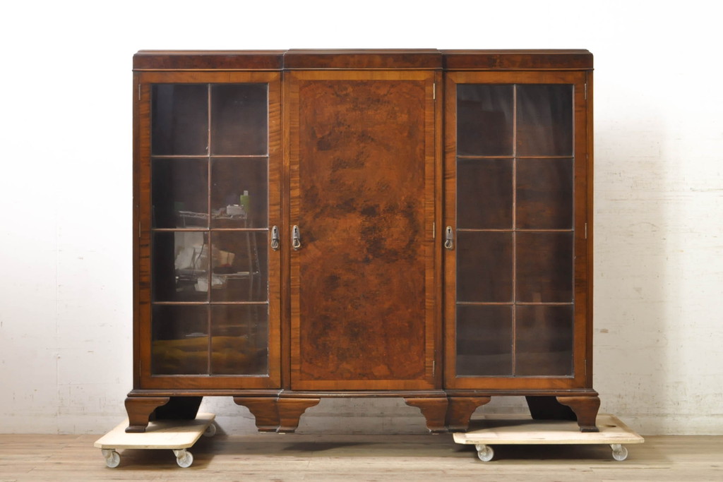 イギリスアンティーク　Lloyd's Antiques(ロイズ・アンティークス)取り扱い　名門　WARING&GILLOW(ワーリングアンドギロー)社製　マホガニー材　クラシカルな雰囲気溢れるサイドボード(キャビネット、飾り棚、収納棚、戸棚、英国)(R-074025)