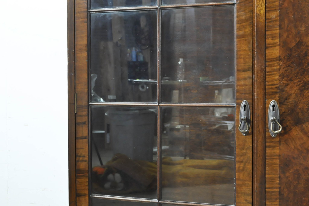 イギリスアンティーク　Lloyd's Antiques(ロイズ・アンティークス)取り扱い　名門　WARING&GILLOW(ワーリングアンドギロー)社製　マホガニー材　クラシカルな雰囲気溢れるサイドボード(キャビネット、飾り棚、収納棚、戸棚、英国)(R-074025)
