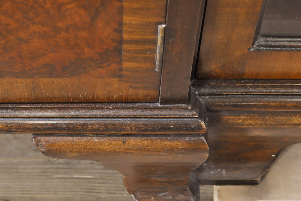 イギリスアンティーク　Lloyd's Antiques(ロイズ・アンティークス)取り扱い　名門　WARING&GILLOW(ワーリングアンドギロー)社製　マホガニー材　クラシカルな雰囲気溢れるサイドボード(キャビネット、飾り棚、収納棚、戸棚、英国)(R-074025)
