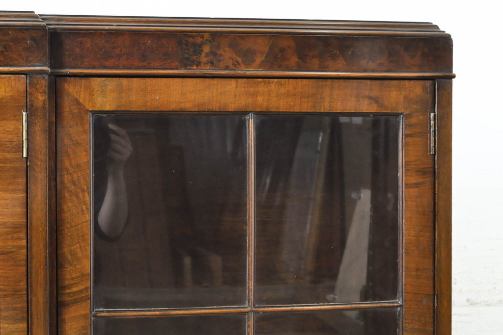 イギリスアンティーク　Lloyd's Antiques(ロイズ・アンティークス)取り扱い　名門　WARING&GILLOW(ワーリングアンドギロー)社製　マホガニー材　クラシカルな雰囲気溢れるサイドボード(キャビネット、飾り棚、収納棚、戸棚、英国)(R-074025)
