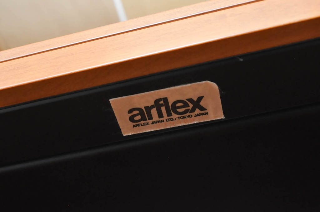 中古　美品　希少サイズ　arflex(アルフレックス)　COMPOSER(コンポーザー)　シンプルで洗練されたデザインが魅力的なキャビネット(収納棚、戸棚、飾り棚)(定価約25万円)(R-080435)