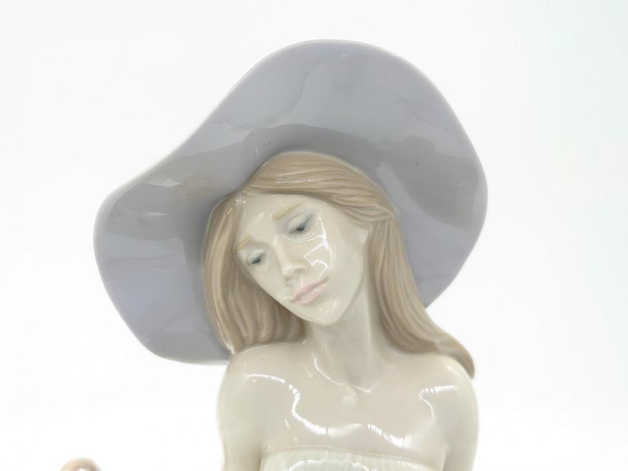 リヤドロ　LLADRO　輝く時　艶めかしく気品漂う女性のフィギュリン(箱なし、陶器人形、置物、オブジェ)(定価181,500円)(R-061896)