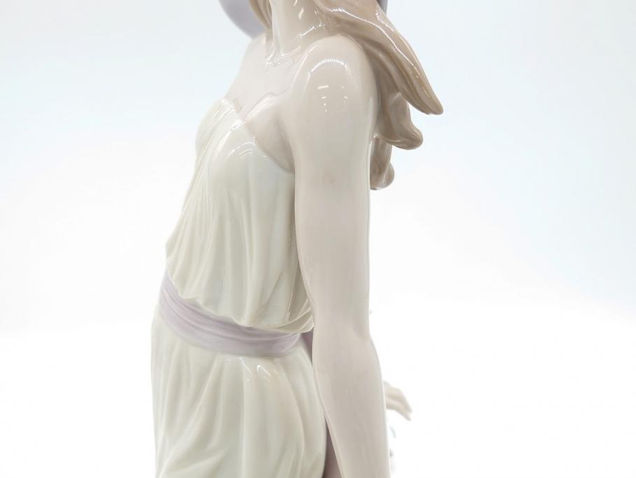 リヤドロ　LLADRO　輝く時　艶めかしく気品漂う女性のフィギュリン(箱なし、陶器人形、置物、オブジェ)(定価181,500円)(R-061896)