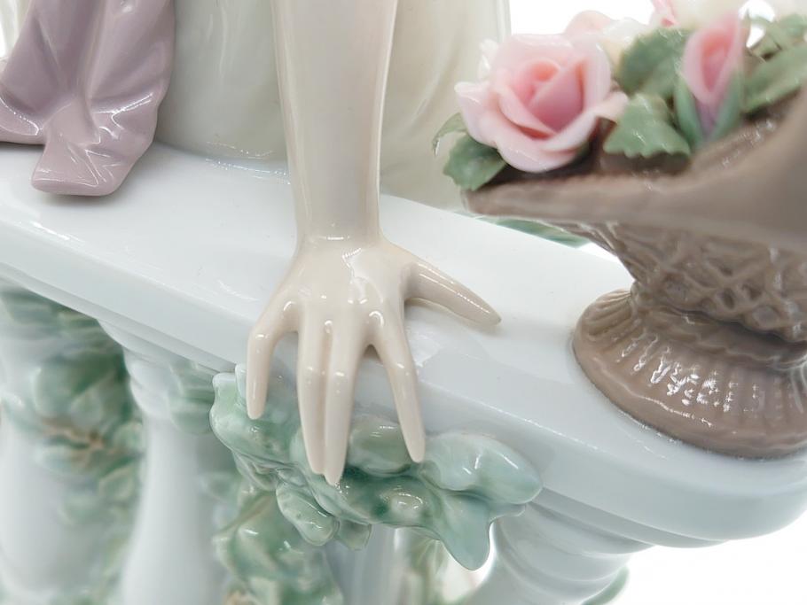 リヤドロ　LLADRO　輝く時　艶めかしく気品漂う女性のフィギュリン(箱なし、陶器人形、置物、オブジェ)(定価181,500円)(R-061896)