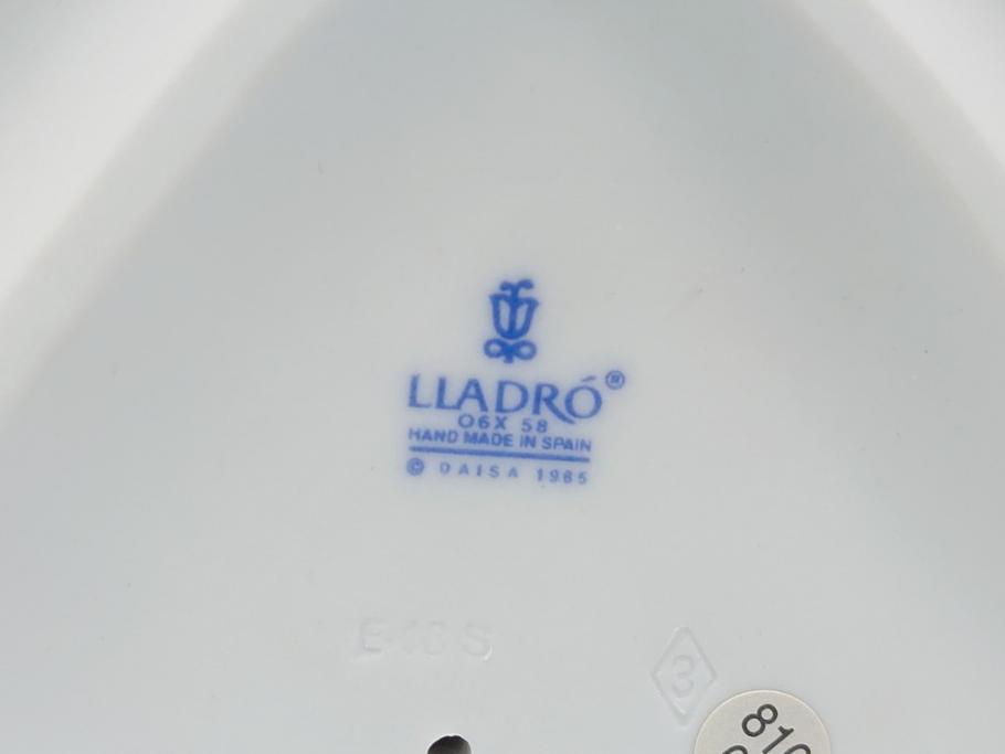 リヤドロ　LLADRO　輝く時　艶めかしく気品漂う女性のフィギュリン(箱なし、陶器人形、置物、オブジェ)(定価181,500円)(R-061896)