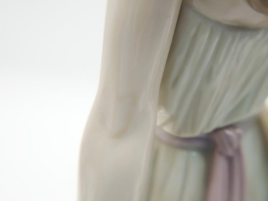 リヤドロ　LLADRO　輝く時　艶めかしく気品漂う女性のフィギュリン(箱なし、陶器人形、置物、オブジェ)(定価181,500円)(R-061896)