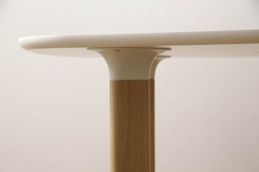 中古　新品同様!!　FRITZ HANSEN(フリッツハンセン)　ANALOG(アナログ)　JH43　北欧テイストのお部屋におすすめなダイニングテーブル(4人掛け、2人掛け、食卓)(定価約26万円)(R-066550)