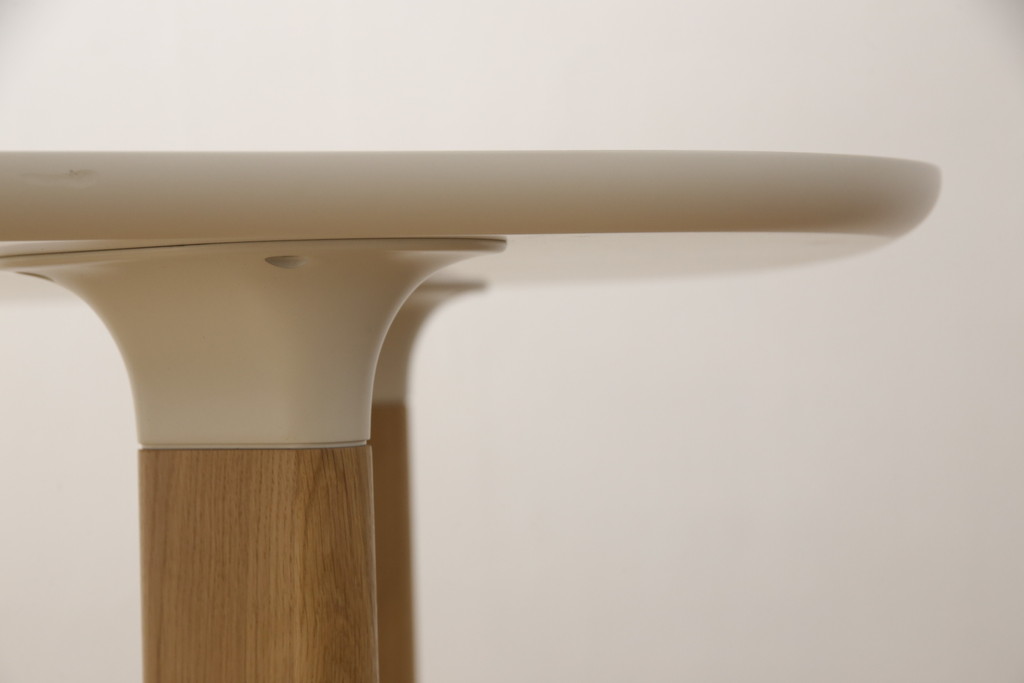 中古　新品同様!!　FRITZ HANSEN(フリッツハンセン)　ANALOG(アナログ)　JH43　北欧テイストのお部屋におすすめなダイニングテーブル(4人掛け、2人掛け、食卓)(定価約26万円)(R-066550)