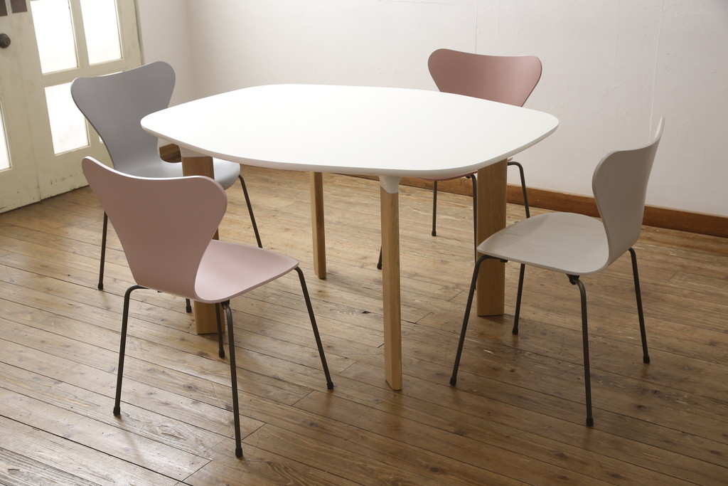 中古　新品同様!!　FRITZ HANSEN(フリッツハンセン)　ANALOG(アナログ)　JH43　北欧テイストのお部屋におすすめなダイニングテーブル(4人掛け、2人掛け、食卓)(定価約26万円)(R-066550)