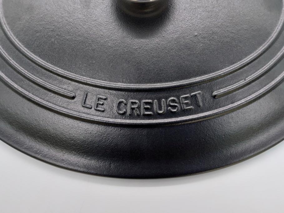 フランス　Le Creuset　ル・クルーゼ　ココット・オーバル　マッドブラック　スタイリッシュなカラーリングと機能性を兼ね備えた万能鍋(箱付き、キッチンウェア、鋳物(いもの)、ホーロー鍋)(R-061899)