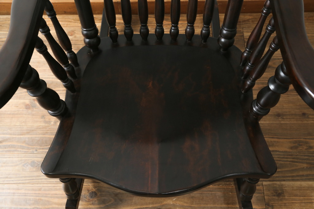 中古　美品　希少な廃番品　松本民芸家具　木の味わいと職人の技が楽しめる304F型ロッキングチェア(板座チェア、アームチェア、イス、揺り椅子)(R-075852)