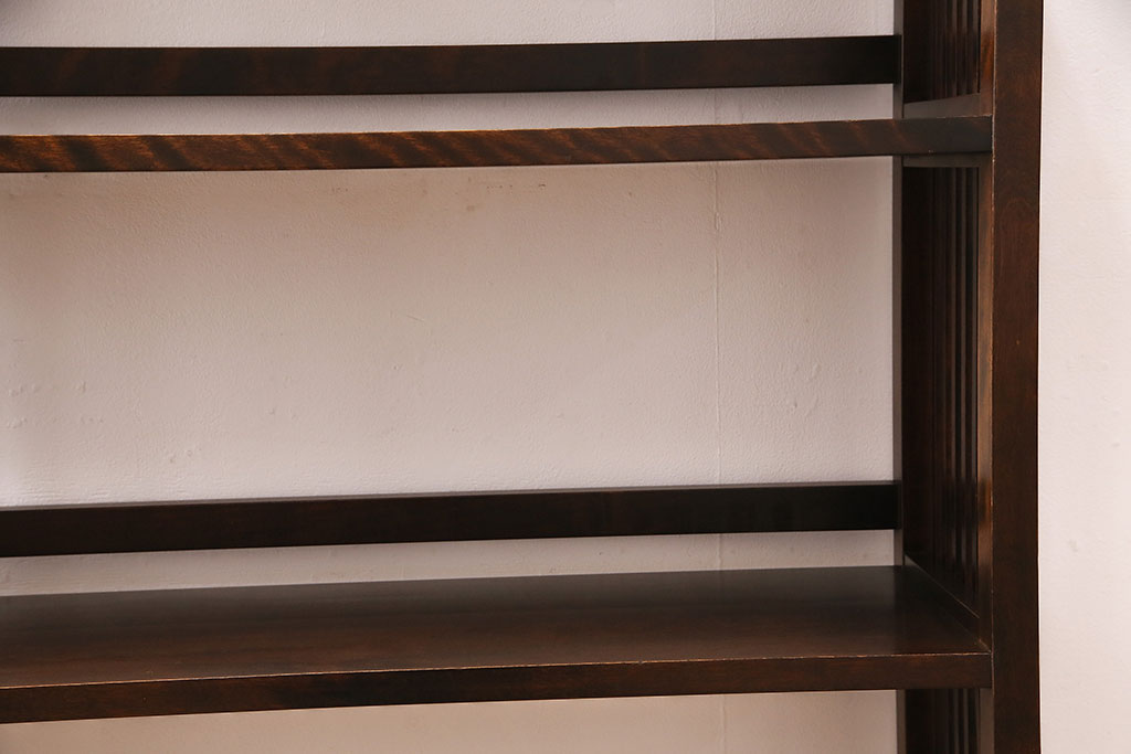 中古　北海道民芸家具　1117型　格子が目を引く上品な佇まいの書棚(オープンラック、シェルフ)(R-047623)です。