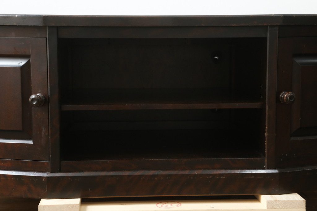 中古　北海道民芸家具　落ち着いた色味で和モダンスタイルにぴったりなテレビボード(テレビ台、ローボード、リビングボード、収納棚、戸棚)(R-075916)