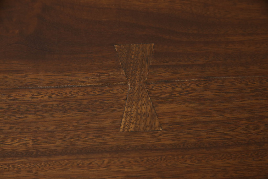 中古　BC工房　天板一枚板　ウォールナット材製の上質なダイニングテーブル(6人掛け、4人掛け、食卓、作業台)(R-066417)