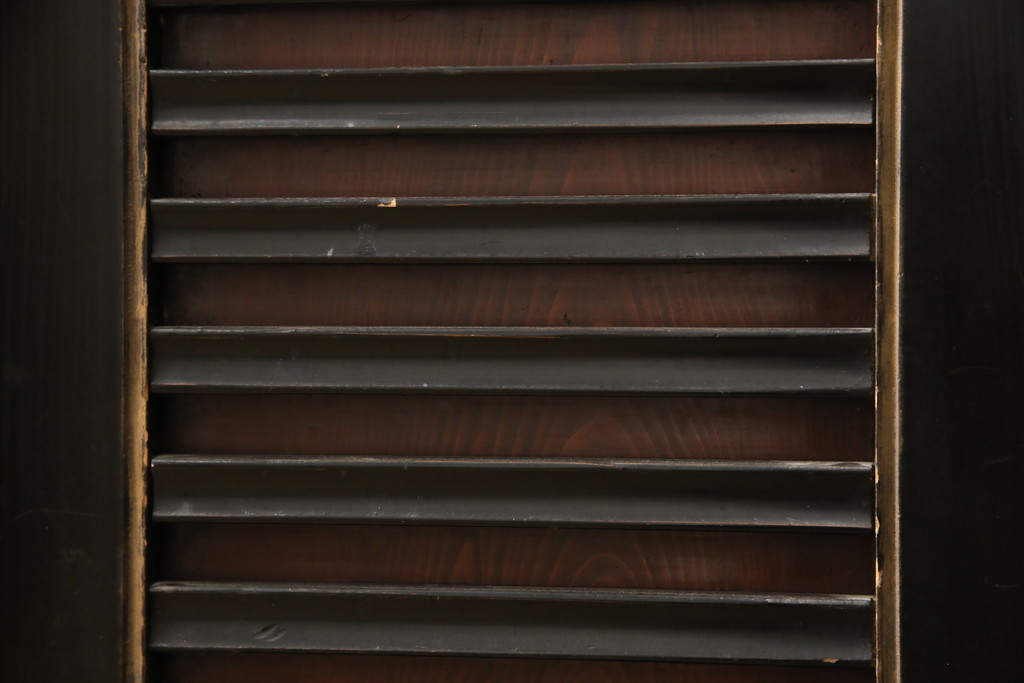 アンティーク家具　明治大正期　前面欅(ケヤキ)材　銅金具の模様まで美しい漆のきれいな大川箪笥サイドボード(サイドチェスト、和たんす、収納箪笥、時代箪笥、整理タンス)(R-058273)