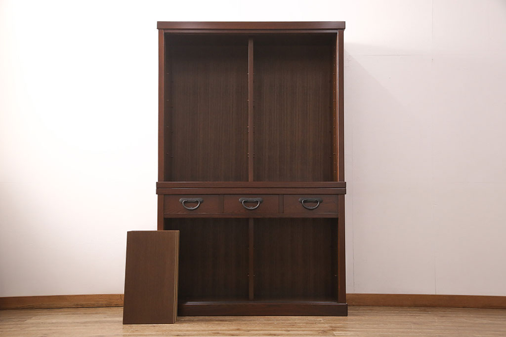 中古　美品　国産　ケヤキ材　縦桟が上品な和の趣を演出する水屋箪笥(食器棚、和風キャビネット、収納棚)(定価約60万円)(R-051040)