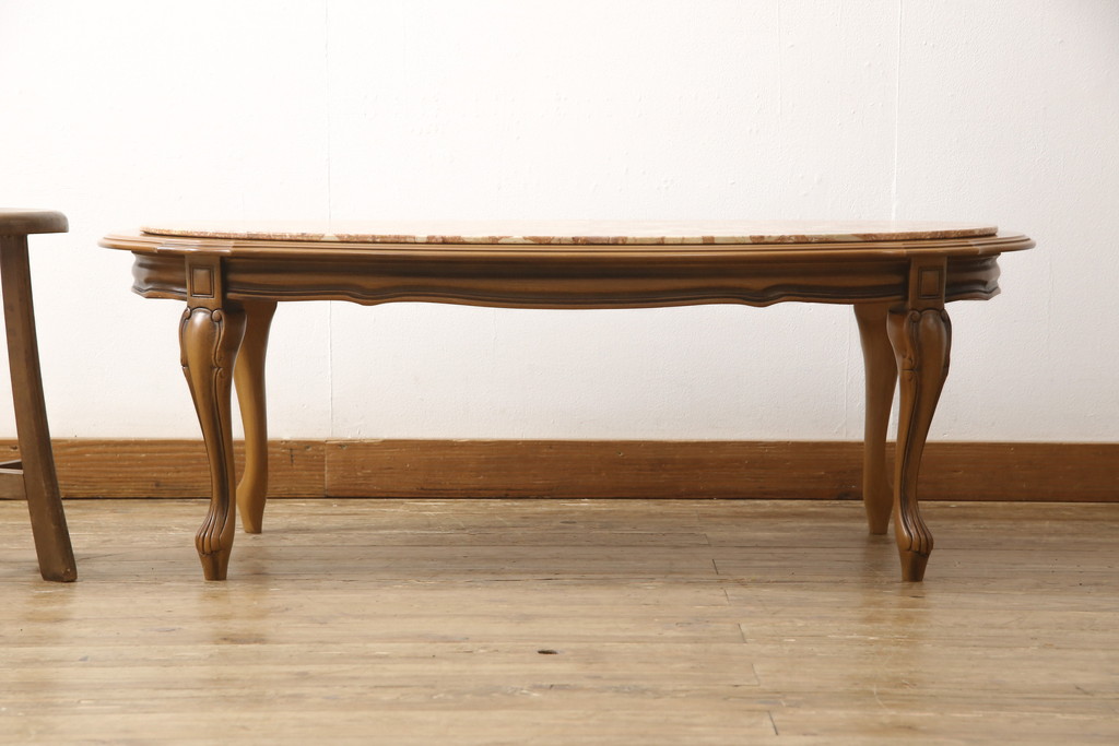 中古　イタリア輸入家具　美品　天板大理石　高級感ある佇まいが魅力的なセンターテーブル(リビングテーブル、ローテーブル)(R-057664)