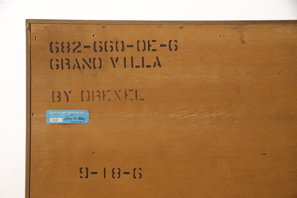 中古　DREXEL HERITAGE(ドレクセルヘリテイジ)　Grand Villa(グランドヴィラ)　クラシカルな佇まいが魅力のチェスト(引き出し、サイドチェスト)(R-050456)