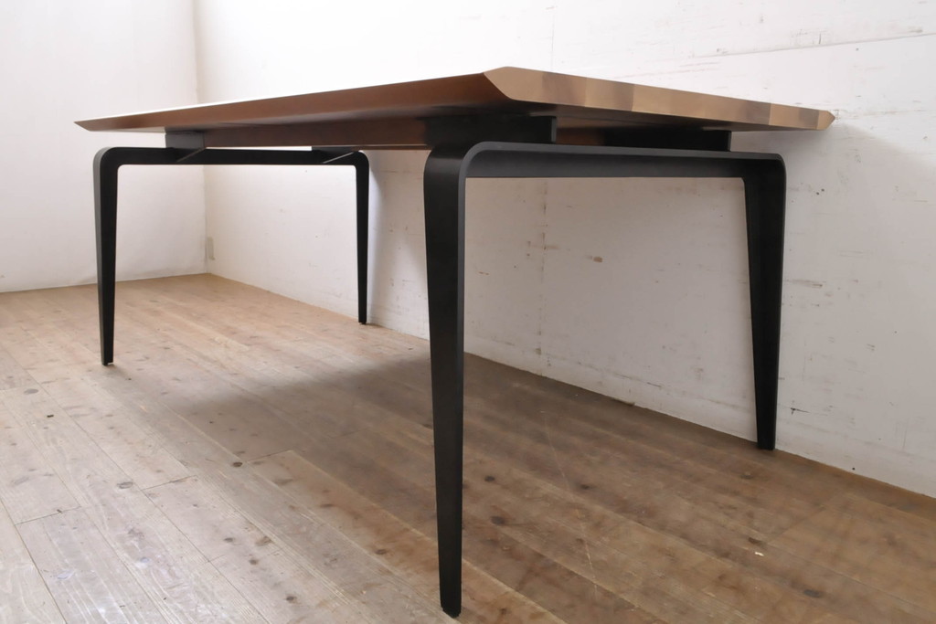 中古　極美品　リーン・ロゼ(ligne roset)　ロゼオデッサ(ROSEODESSA)　シンプルで美しいデザインのダイニングテーブル(リーンロゼ、4人掛け、6人掛け、食卓、作業台)(定価約89万円)(R-068132)
