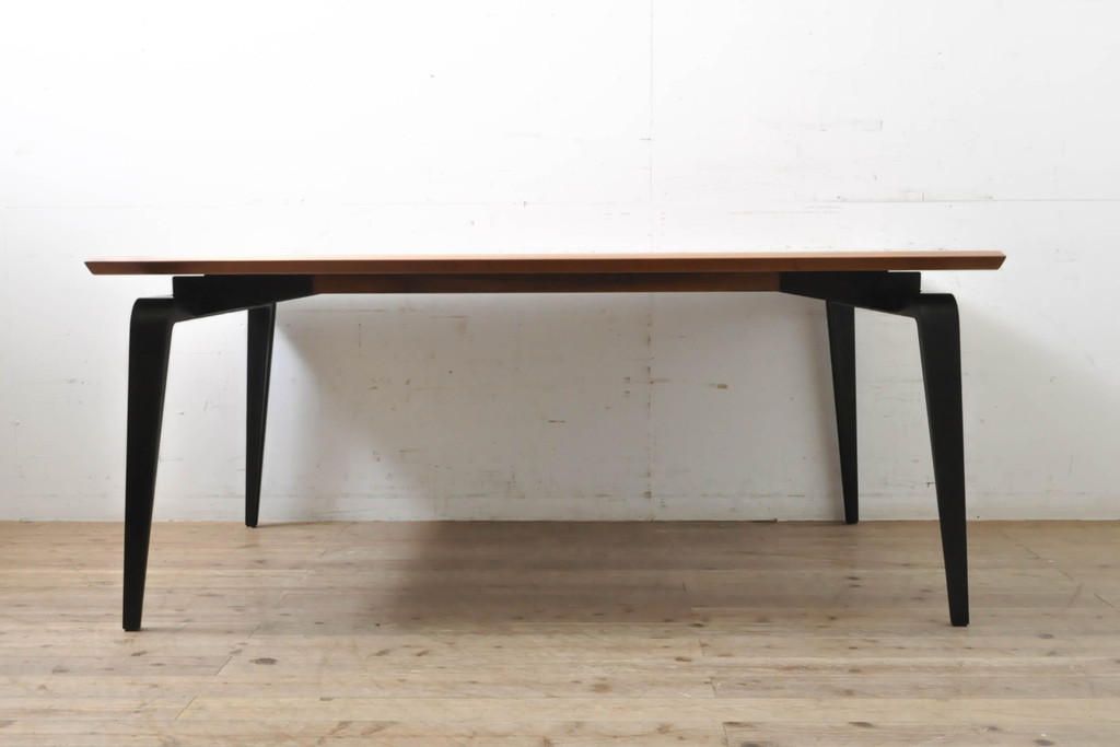 中古　極美品　リーン・ロゼ(ligne roset)　ロゼオデッサ(ROSEODESSA)　シンプルで美しいデザインのダイニングテーブル(リーンロゼ、4人掛け、6人掛け、食卓、作業台)(定価約89万円)(R-068132)