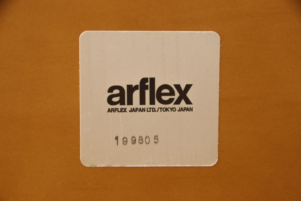 中古　美品　arflex(アルフレックス)　NEW STATION(ニューステーション)　オーバル型　ナチュラルテイストに合うシンプルなダイニングテーブル(6人掛け、4人掛け、食卓、丸テーブル、ラウンドテーブル)(定価約28万円)(R-061422)