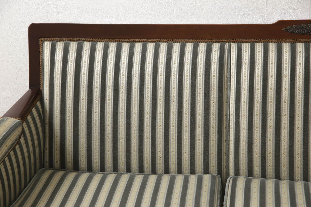 中古　美品　神戸洋家具　メープル不二屋　優雅な佇まいが魅力的な3人掛けソファ(ラウンジソファ、三人掛け、3P)(R-058831)