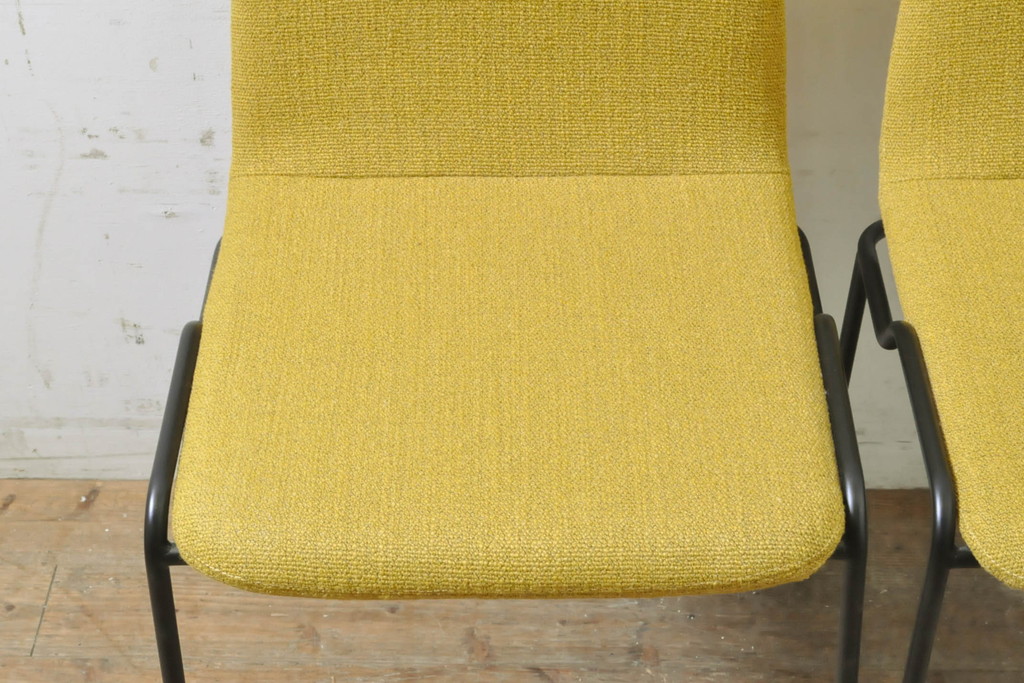 中古　極美品　リーン・ロゼ(ligne roset)　ロゼタダオ(ROSETTADAO)　クラシックなデザインと丸みのあるフォルムが優しい印象のダイニングチェア2脚セット(リーンロゼ、椅子、イス)(定価2脚で約21万円)(R-068134)