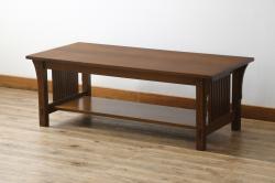 中古　美品!!　アメリカ　Stickley(スティックレー、スティックレイ)　89-757　洗練されたデザインが目を引くカクテルテーブル(Cocktail Table、リビングテーブル、センターテーブル、ローテーブル)(定価約48万円)(R-081266)